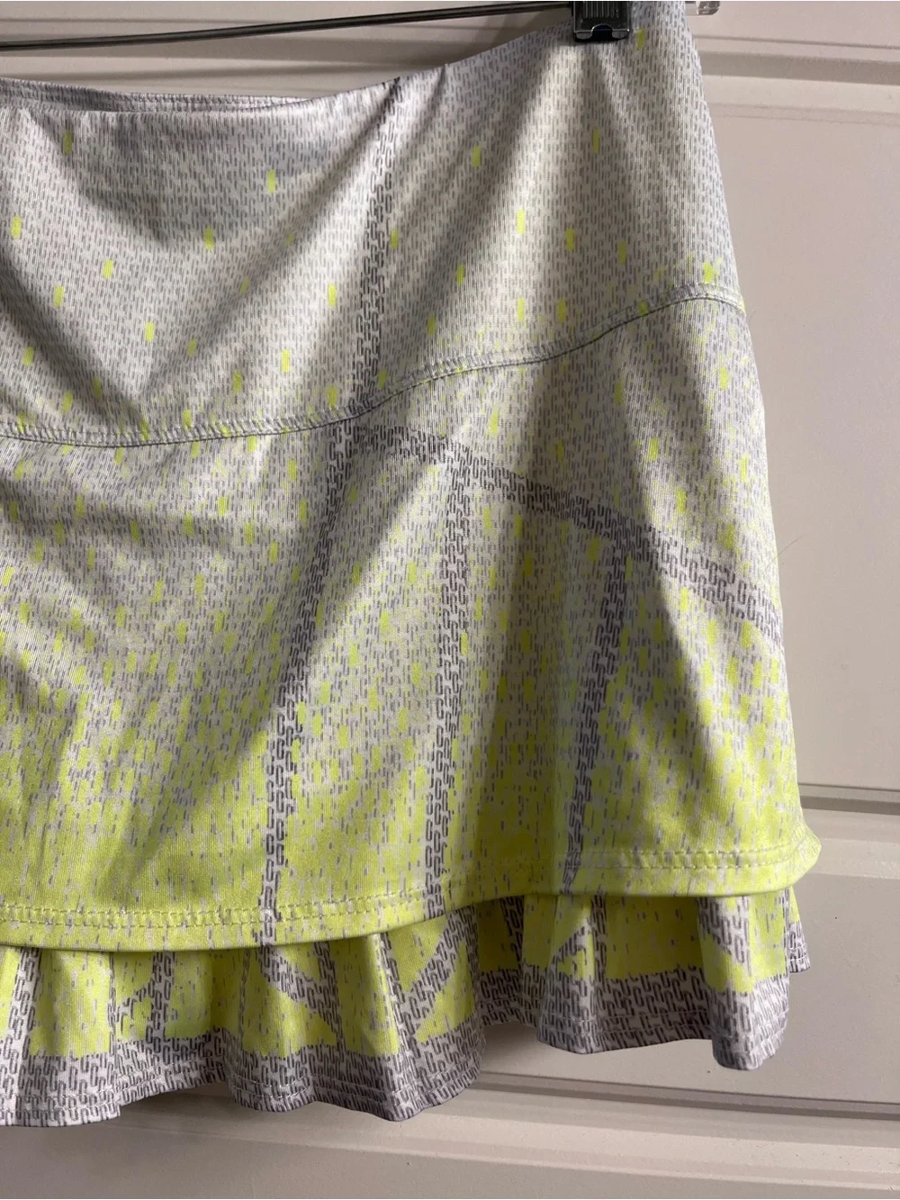 K-Swiss x Lucky in Love Take A Pleat Tennis Skort Neon Yellow Gray M
